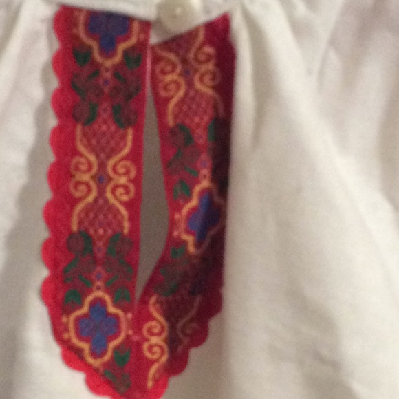 Cotton embroidered peasant shirt size 6-7 - Picture 7 of 8